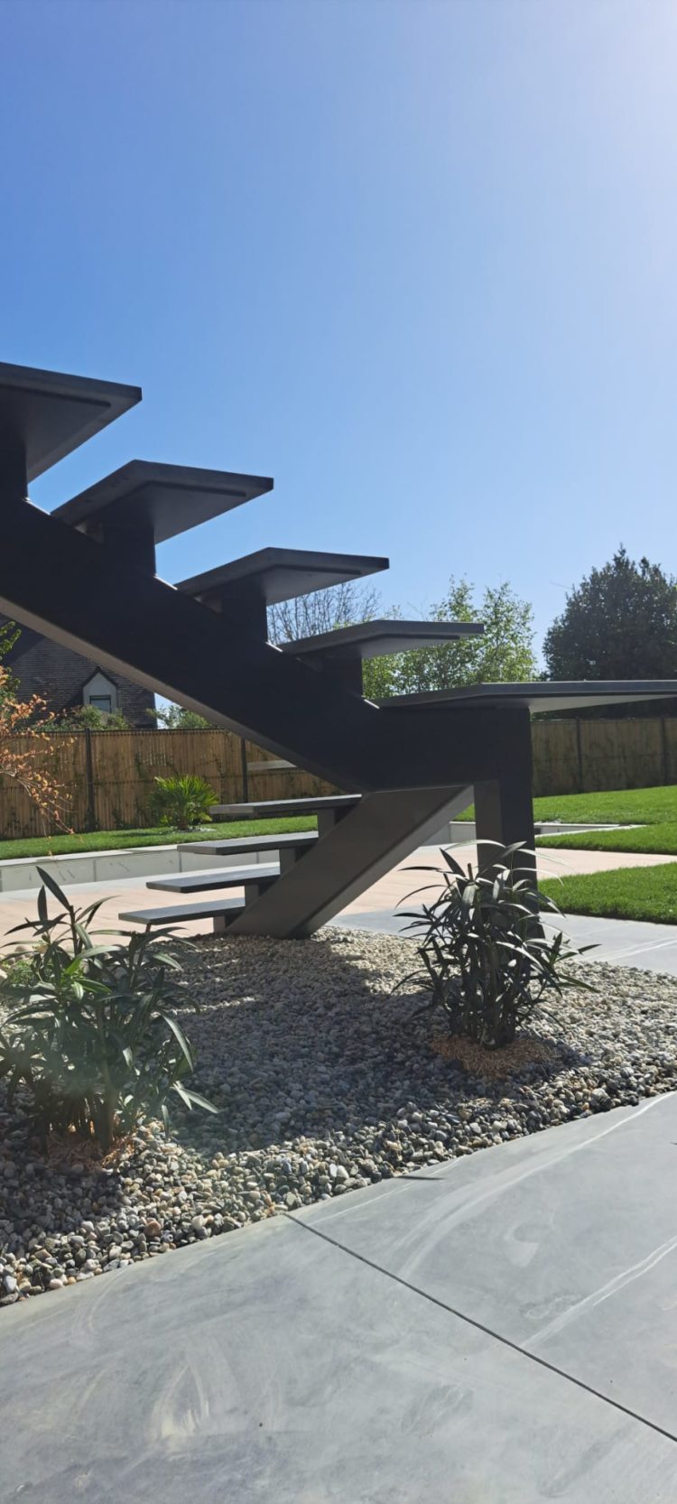 ESCALIER EXTERIEUR LIMON CENTRAL